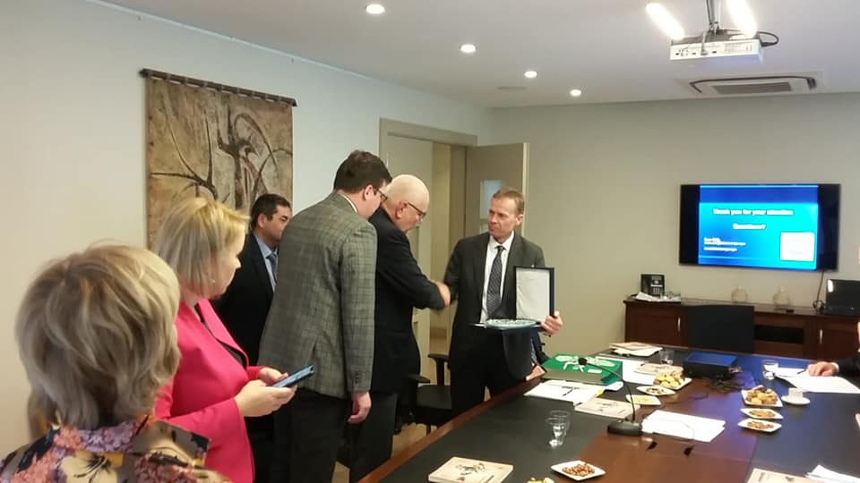 72561478 10157194661843283 5201647699778076672 n