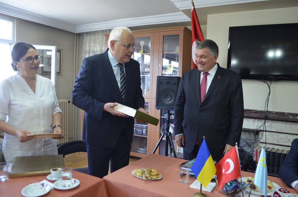 40841381 1805185942932385 4811051957856763904 n