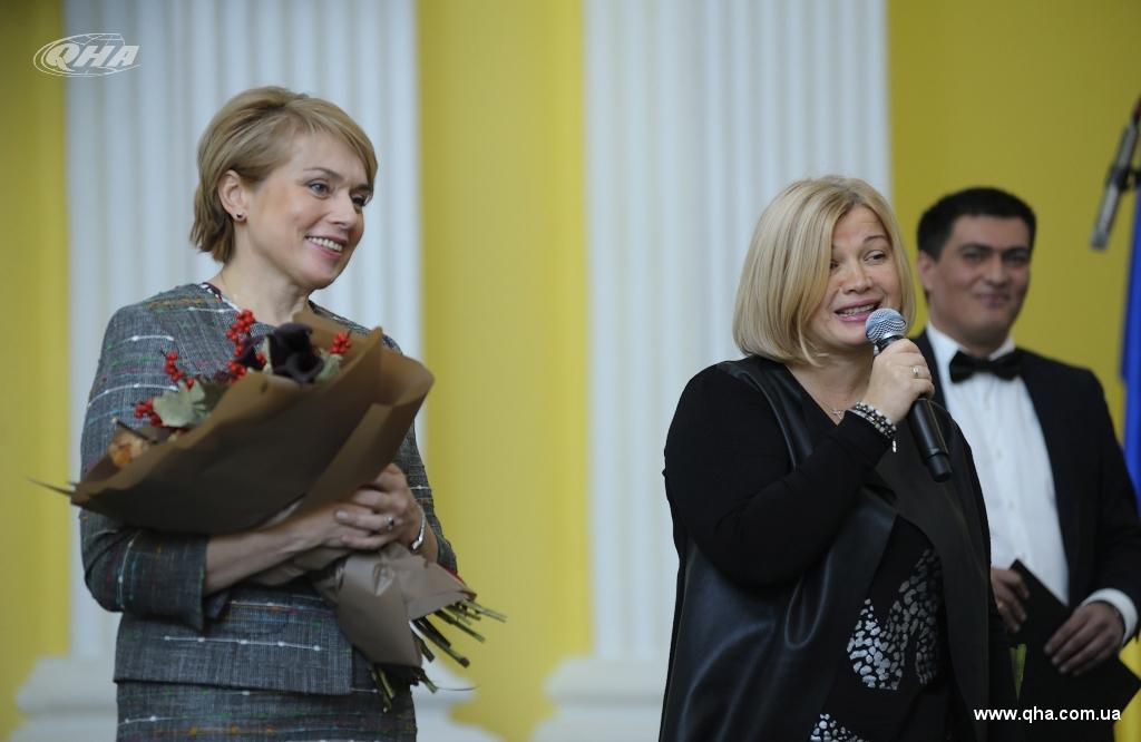 3047787407a0b56ee656e9602532b803 m