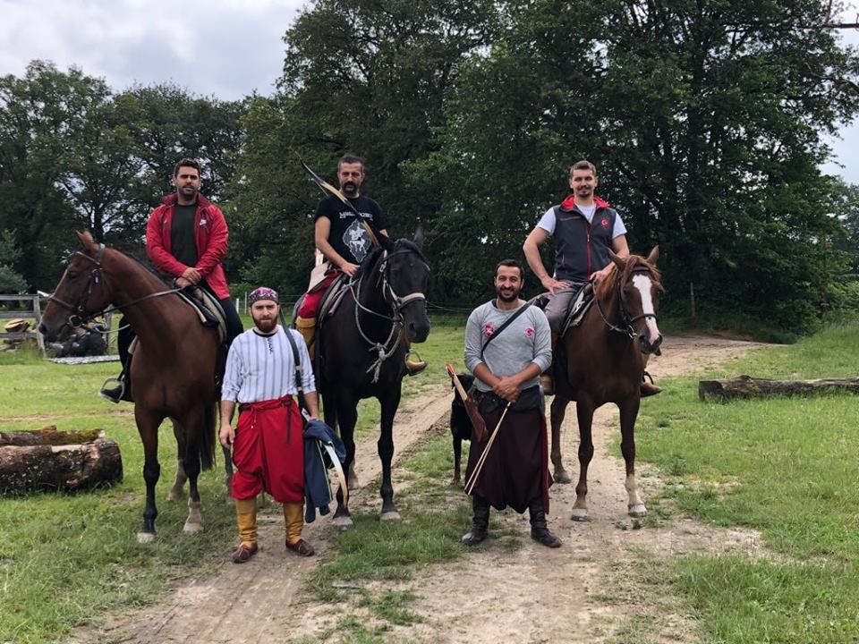 35405031 1679016572134557 2472895221025734656 n