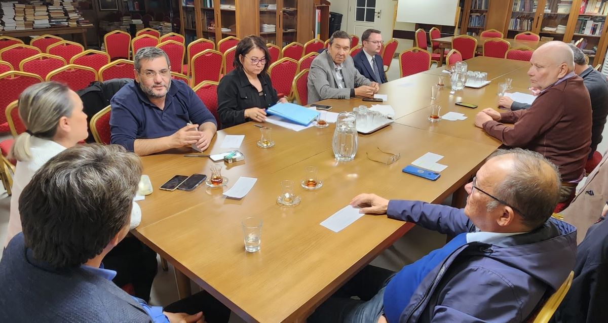 18deae2e 6dcf 4d4b b3c0 bb02aff9fd38