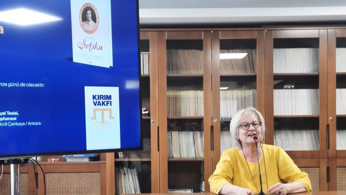 Kırım Vakfı’nda “Annem Şefika” Konferansı Gerçekleştirildi